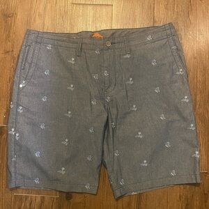 Tommy Bahama Size 40 Men's Blue Patterned Shorts